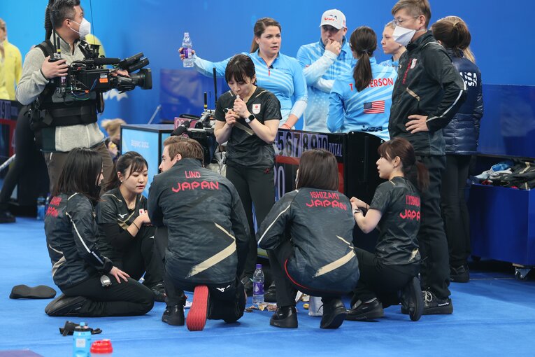 2022年北京五輪、アメリカ戦の“もぐもぐタイム”　©JMPA