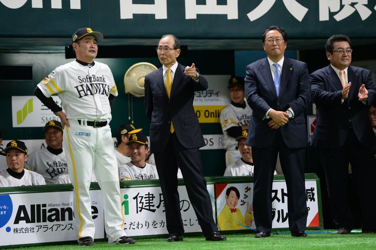 日本シリーズで工藤監督と（2017年）©︎Hideki Sugiyama