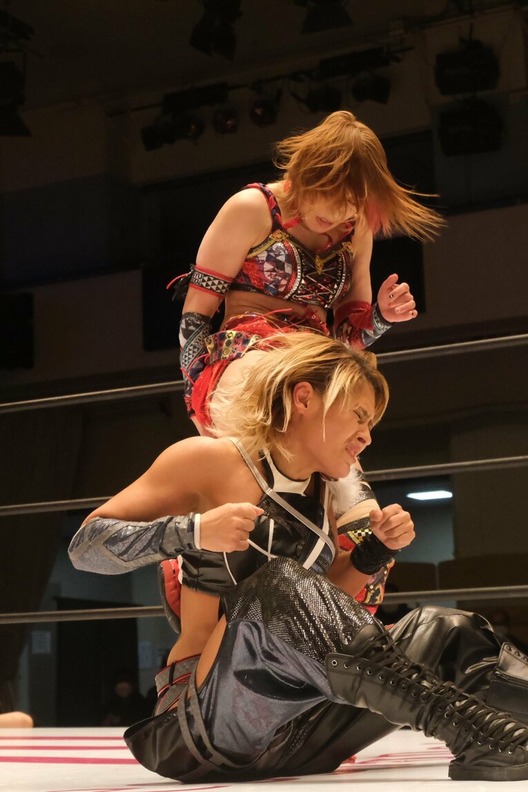 朱里とジュリア、“赤いベルト”戦を前にタッグ解散…スターダムを大きく変える「容赦なし」の対決とドンナ・デル・モンド結成秘話(41)