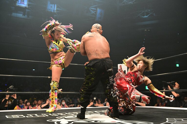 「お前、あの騒動があったのによく来たな」“今のプロレス批判”で炎上した前田日明に、ウナギ・サヤカがモノ申した真意「ぶん殴られようが…」(49)