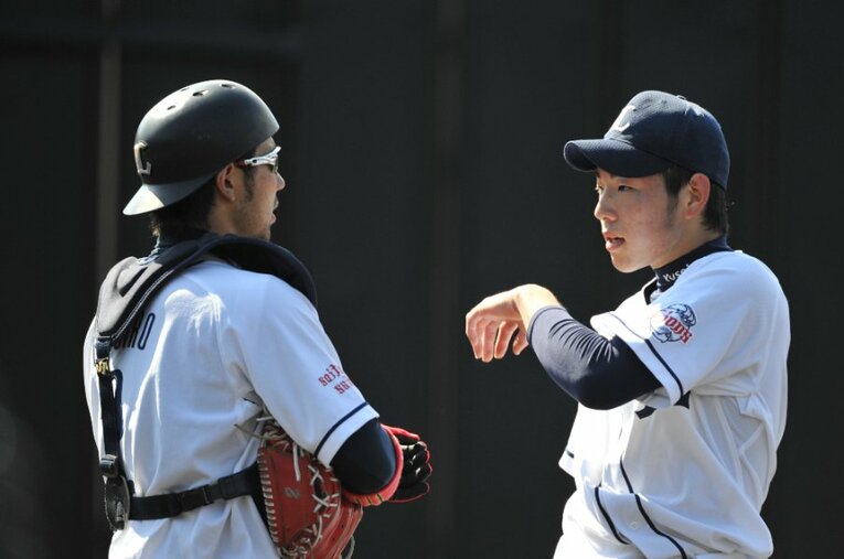 若き日の菊池雄星と炭谷 ／ photograph by Hideki Sugiyama