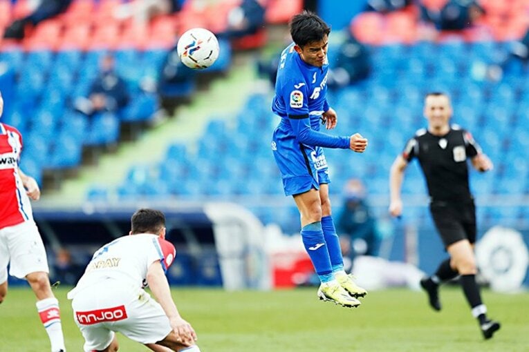 久保がクロスに対して珍しく頭で飛び込んだ場面©Daisuke Nakashima