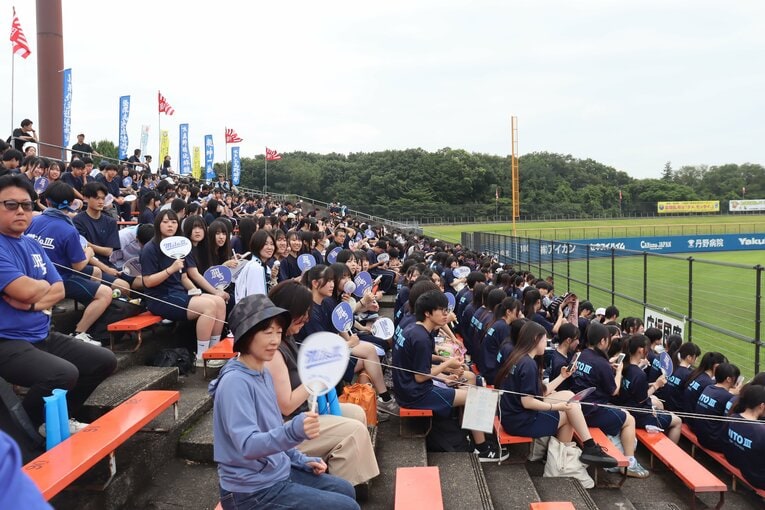 【ルポ写真】初めての学校応援は生徒半数以上の500人以上が集まった　©Yuki Kashimoto