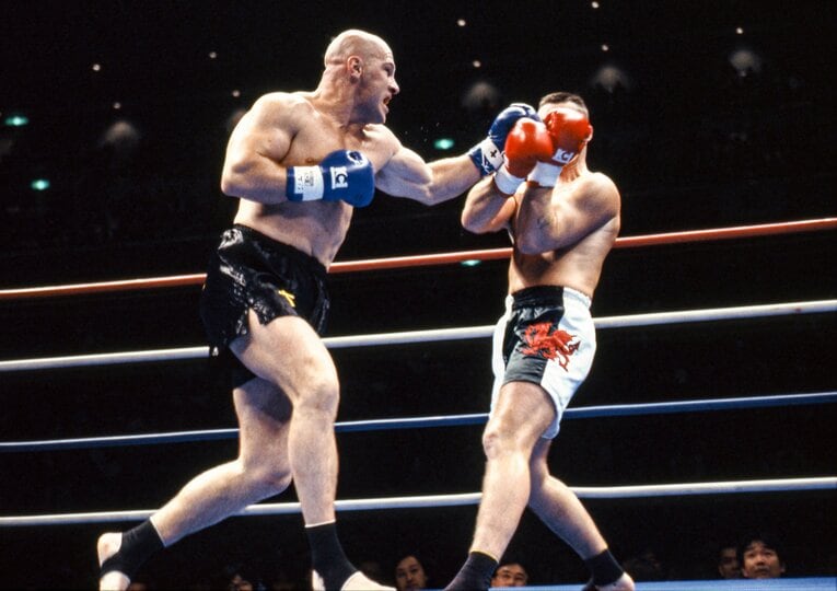 1998年4月、WAKO PROムエタイ世界スーパーヘビー級タイトルマッチでゴードン・マイナーズにKO勝利　©Susumu Nagao