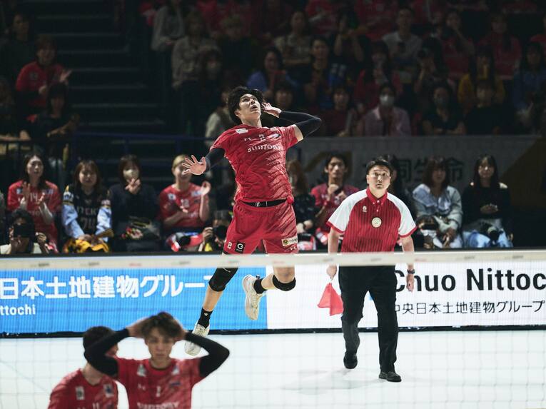 佐藤謙次（サントリーサンバーズ大阪）　©︎Yuki Suenaga