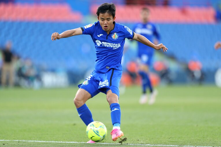 シュート直前、ゴール前へ切り込んでいく久保　©Getty Images