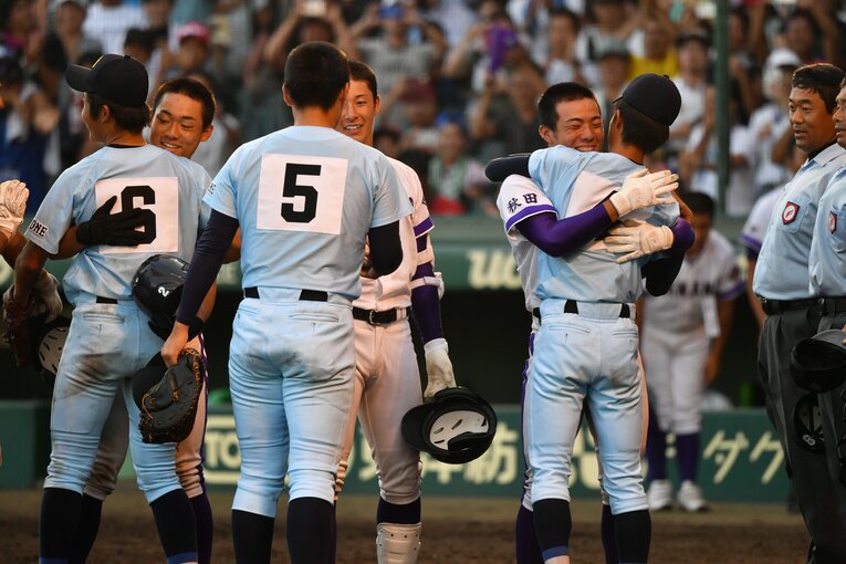【コマ送りで見る】第100回大会、語り継がれる甲子園の名場面「９回無死満塁から２ランスクイズの決定的瞬間を振り返る　©Hideki Sugiyama