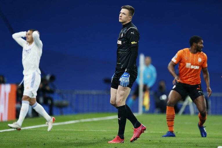 レアルの18歳日本人・中井卓大が「写真撮ってよー！」 無邪気さと表裏一体な《CLを含めた超シビアな競争》の舞台ウラ(25)