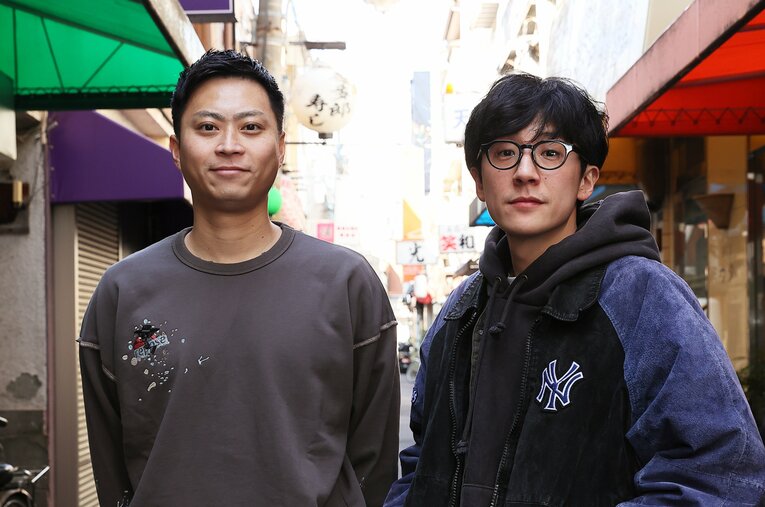 昨年が結成15年、M-1ラストイヤーだったヘンダーソン。子安裕樹（写真左）と中村フー　©Shigeki Yamamoto