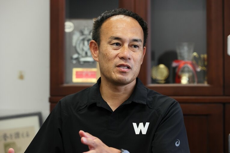 戦力は整ってきているが…「プレッシャーはあまりない」という花田監督　©BUNGEISHUNJU