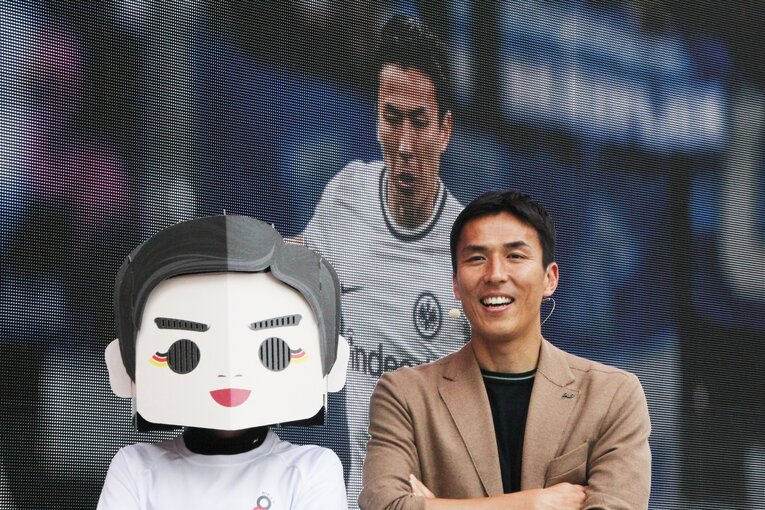 長谷部、万博で「ナゾのハセベくん」登場に失笑も「心が整った神対応」（全3枚中の3枚目） ©NumberWeb