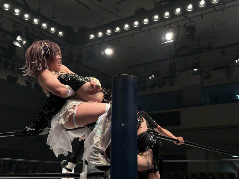 「敗者退団マッチ」として行われた上谷沙弥vs中野たむ　©Norihiro Hashimoto