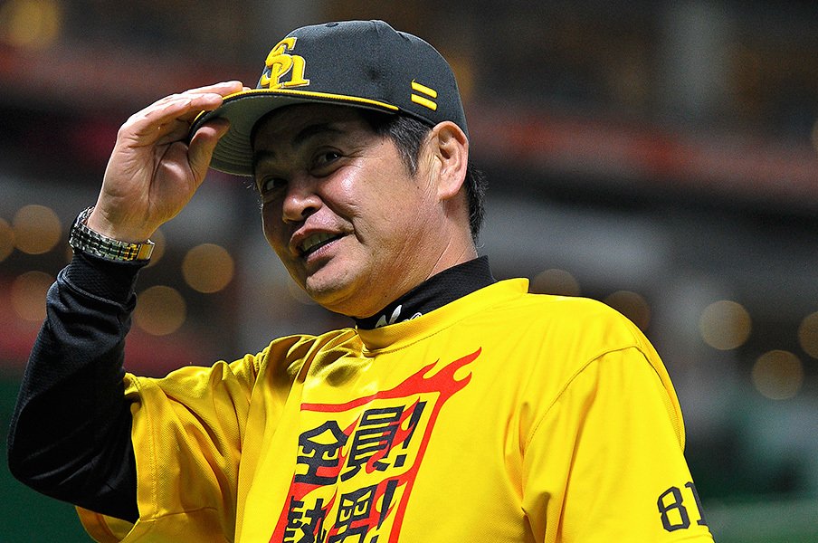 “そこまでやるか!?”SB工藤野球。痛恨のダブルプレーすら戦略の内。<Number Web> photograph by Nanae Suzuki