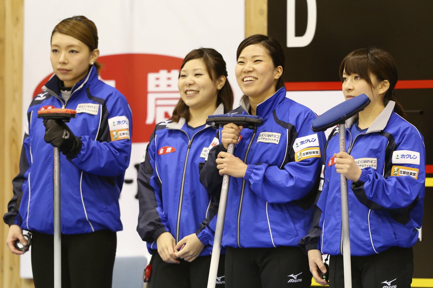 日本選手権に出場した吉田夕(左から2人目)と鈴木(右端)、2014年撮影 ©︎AFLO