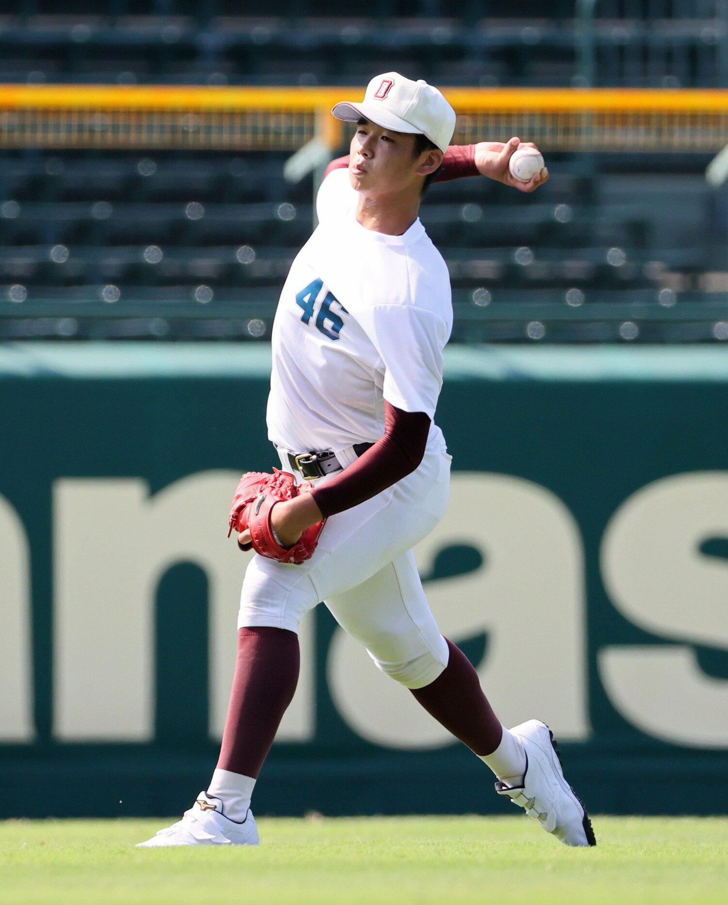 2020年、夏の甲子園はコロナの影響で中止に。プロ志望高校生合同練習会（8月末）で遠投をする山下舜平大（福岡大大濠高）　©JIJI PRESS