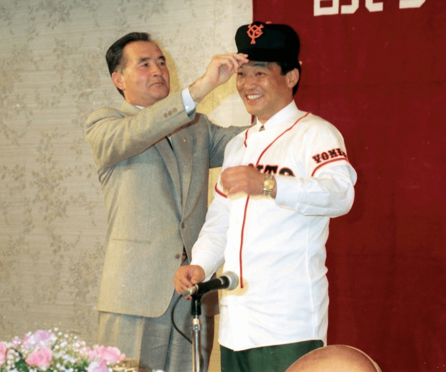 '93年オフに年俸4億500万円、2年契約で巨人にFA移籍した落合　©SANKEI SHIMBUN