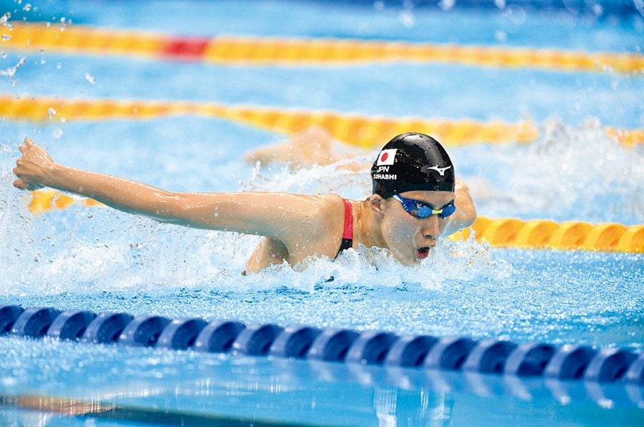 大橋の泳ぎ　©JMPA