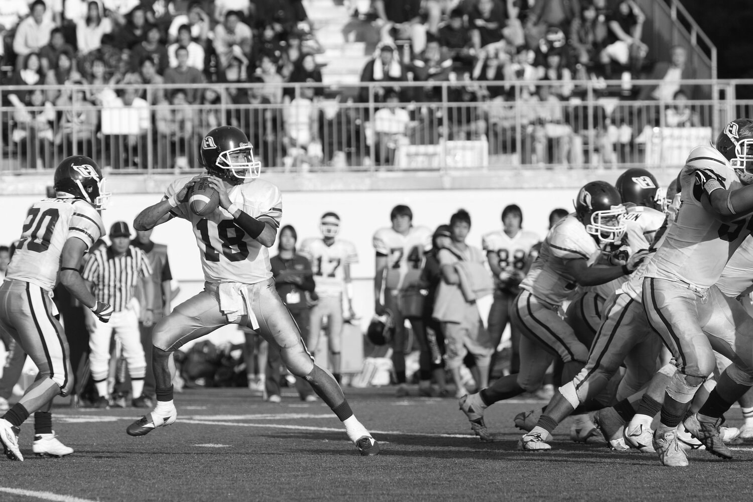 この年、チームの司令塔を務めていた加藤良樹（18番）。元々はハンドボールで全国制覇の経験もあるアスリートだ／取材対象者提供