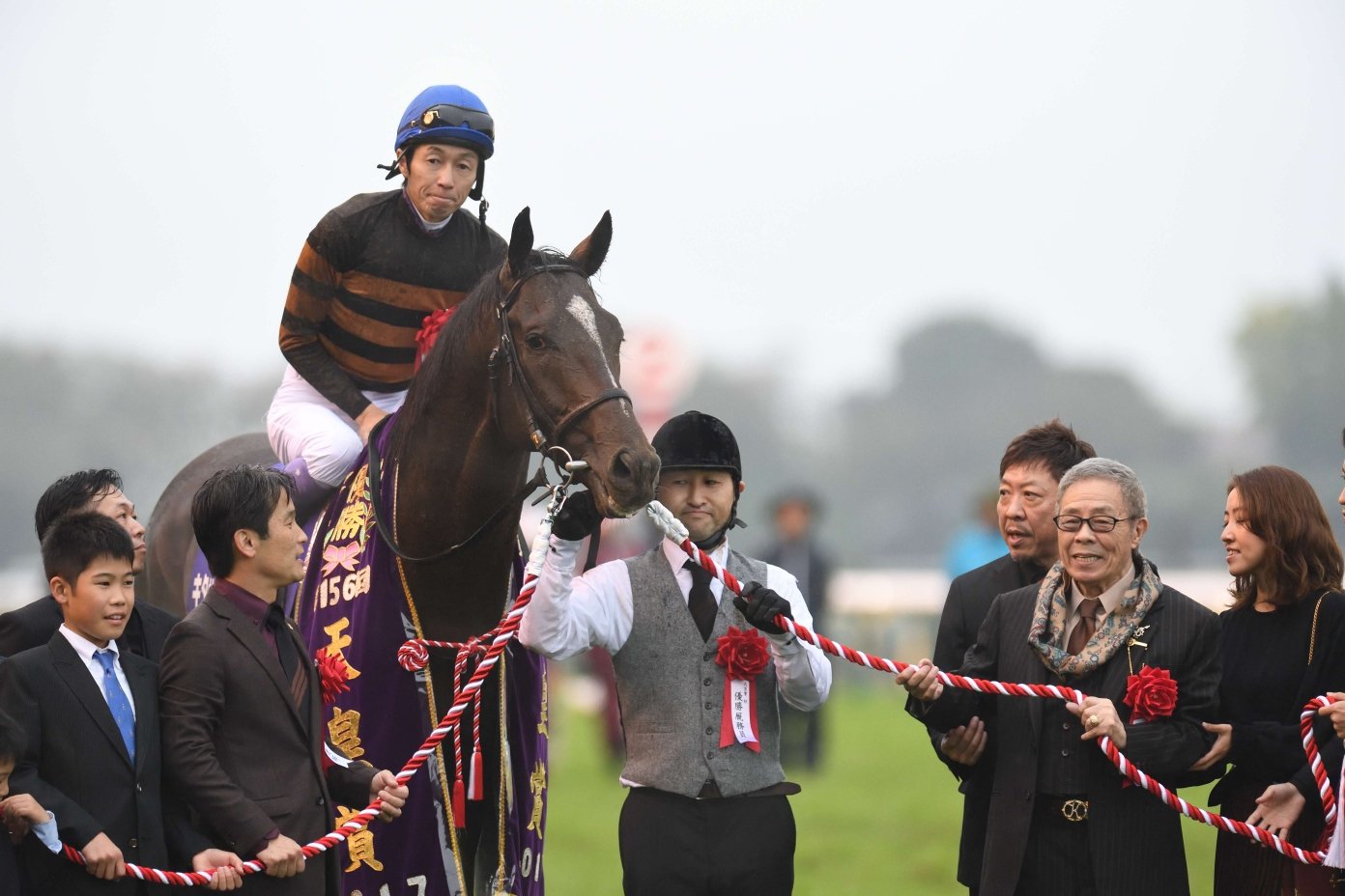 2017年のキタサンブラック、武豊と北島三郎さんら ©Sports Graphic Number