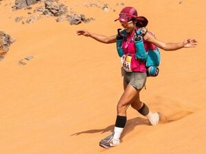 真夏の砂漠250km「完走率は47%」…なぜ元保育士ランナーは“世界で最も過酷なサハラマラソン”に挑戦したのか？