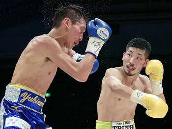 小國vs.岩佐戦に詰まっていたもの。ボクシングにおける「紙一重」とは。＜Number Web＞ photograph by Kyodo News