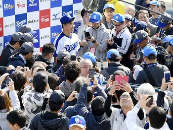 なぜ人々は松坂大輔を見に行くのか。別格の“引力”には理由がある。＜Number Web＞ photograph by Kyodo News
