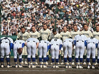 “飛ばないバット”でも「長打は必要。悔しさ100％」報徳学園センバツ2年連続準V…“夏への宿題”は「ロースコアに持ち込めば」以上の力＜Number Web＞ photograph by Hideki Sugiyama