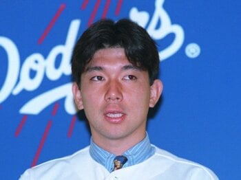 「今日のキャッシュより、明日の夢です」年俸1億円超え→任意引退を選んだ野茂英雄26歳のメジャー挑戦　近鉄同僚投手は「絶対やってくれると思っていた」＜Number Web＞ photograph by Getty Images