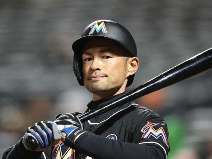 「それでもバカには野球は向かない」3割守るイチローが語った孤高の矜持。＜Number Web＞ photograph by Tim Clayton/Corbis via Getty Images