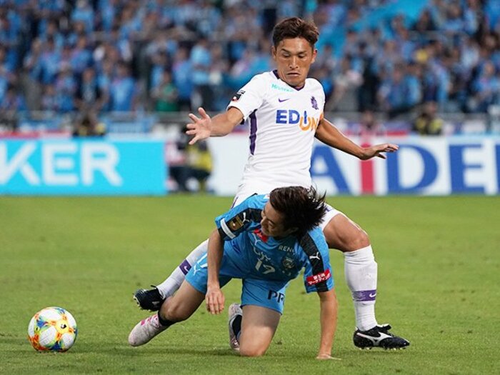 広島と青山敏弘から感じた“活力”。J1制覇が遠のいても前向きな理由。<Number Web> photograph by Getty Images