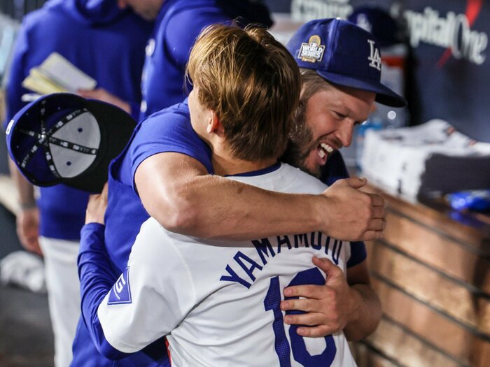 ＜WBCに電撃参戦＞カーショウが大絶賛していた山本由伸の投球術…息子にもアドバイス「あの投げ方は最高のお手本だ。真似をすればいい」＜Number Web＞ photograph by Getty Images