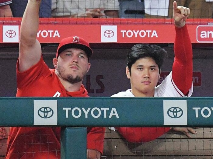 大谷翔平に「俺たちいい打線だな」トラウトしみじみ…エンゼルスの“偉大な兄貴分”から大谷は何を受け取ったのか？「一緒のチームでよかった」＜Number Web＞ photograph by JIJI PRESS