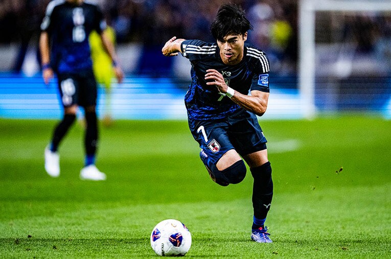 中国戦の三笘　©Atsushi Kondo