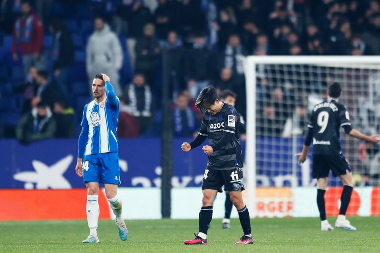 「クボの鮮烈ボレーに加えて…」“ハイライトだけではもったいない”ソシエダ久保建英の飛躍を現地撮影「特筆すべきはゴール直前の守備」(43)