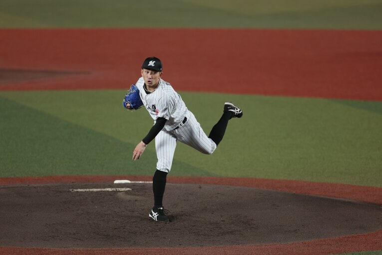 力投する小島　©︎Chiba Lotte Marines