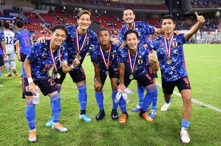 E-1選手権優勝に大きく貢献した横浜F・マリノスの選手たち。中村憲剛氏はダブルボランチを組んだ藤田譲瑠チマと岩田智輝に注目した ／ photograph by JFA/AFLO