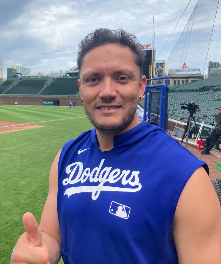 自身のInstagramに息子を抱っこするイチローの姿をアップして話題になったミゲル・ロハス。殿堂入りセレモニーが行われた直後の7月下旬、単独インタビューでじっくりと語ってもらった（筆者撮影）