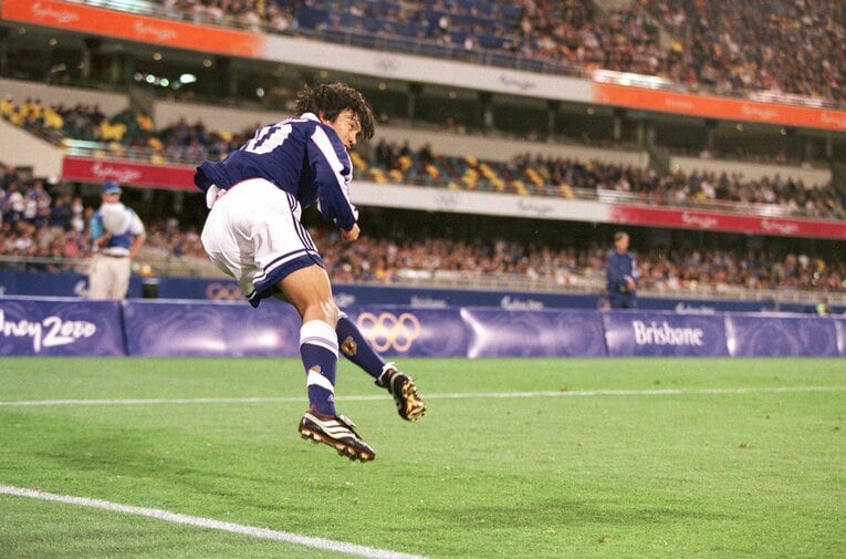 2000年のシドニー五輪では10番を背負った　©Sports Graphic Number