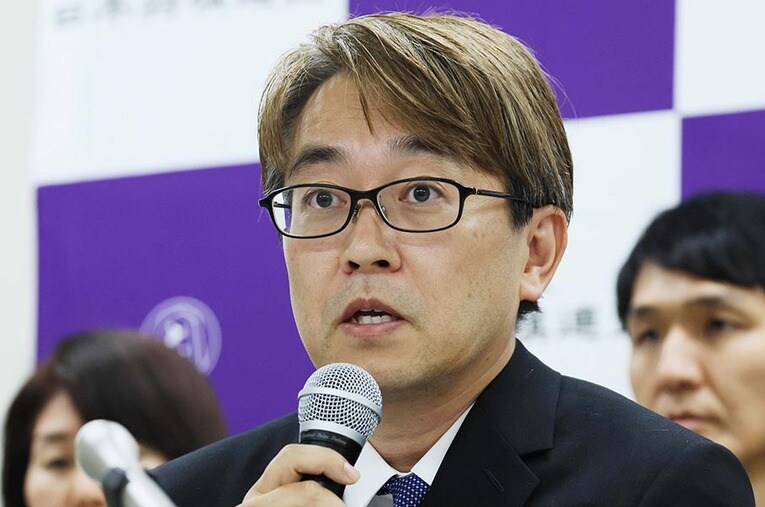 日本将棋連盟の会長に選任され、記者会見する羽生善治九段 ／ photograph by JIJI PRESS