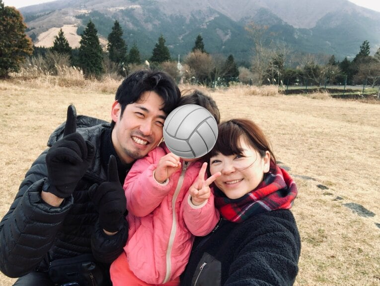 幸せそうな篠田家の家族写真（本人提供）