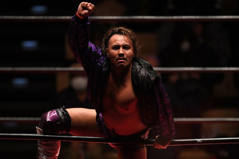 元日のZERO1。ポーズを決める今成夢人