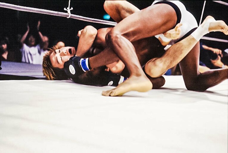 スリーパーホールドで一本勝ちを収めた