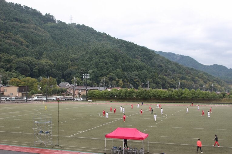 京都市伏見区の東山高校総合グラウンド　©Number Web