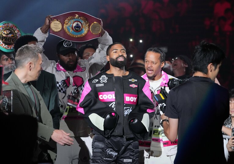 余裕の表情で入場するフルトン　©Naoki Fukuda