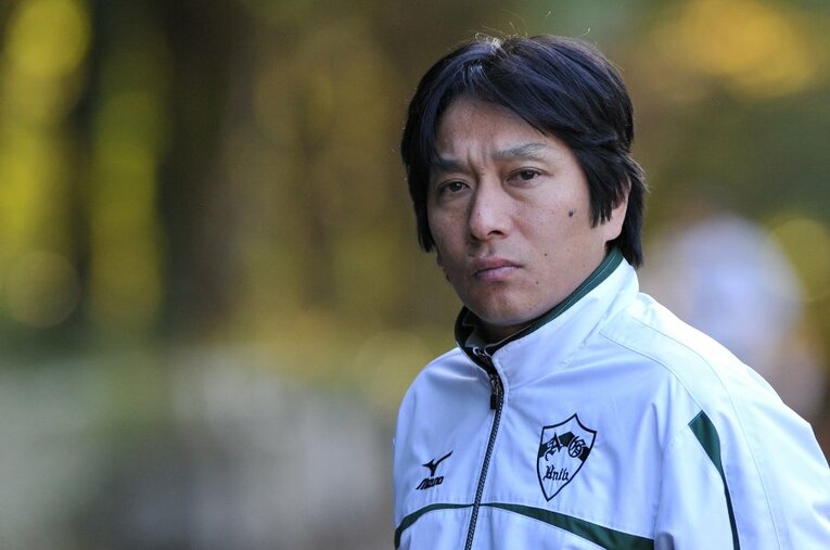 青山学院大学を“箱根駅伝の覇者”へと育てあげた原晋監督。“原チルドレン1期生”のOBが語る黎明期の青学大の実情とは ／ photograph by Takashi Shimizu