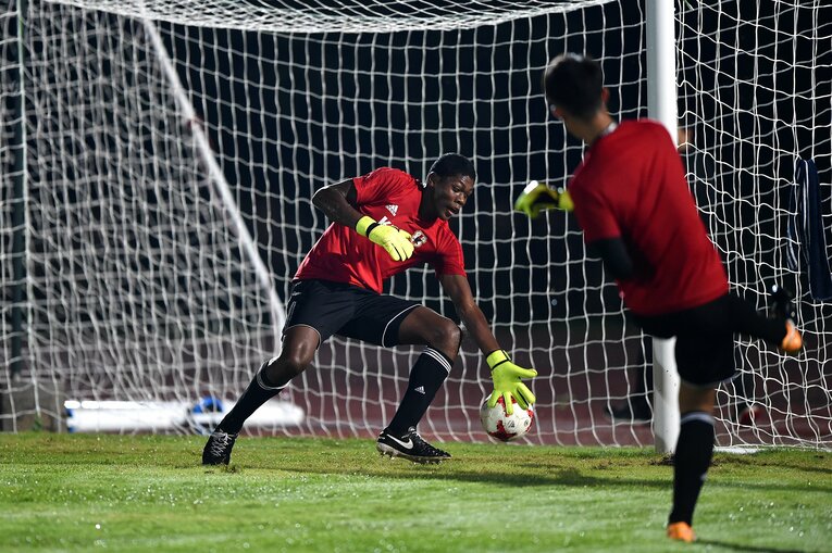 2017年、U-17日本代表に招集された際の鈴木彩艶（当時15歳）　©Getty Images