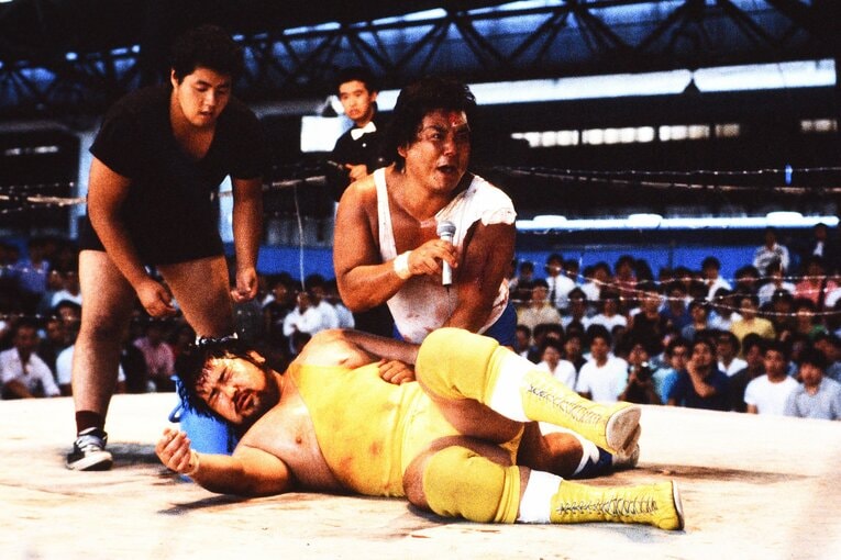 後藤は史上初の電流爆破マッチで大仁田に敗れた（クリックすると「この記事の写真」に飛びます。流血等の過激な写真を含みますのでご注意ください）