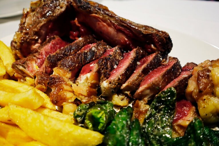 久保建英22歳“右サイド無双”はソシエダの拠り所「このゴールはタケのだ」指差し感謝のブライス…“動画に映らない”鮮烈MOMとバスクの風景(21)