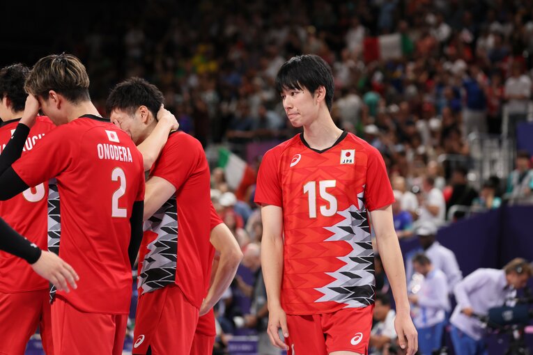 涙する先輩たちの姿から多くのことを学んだ甲斐優斗　©︎Kaoru Watanabe/JMPA