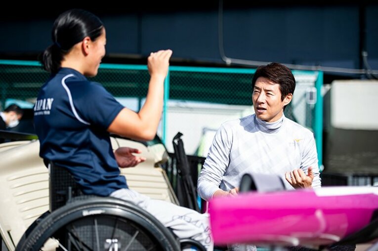 修造、驚愕！ パラカヌー瀬立モニカは肩甲骨と頭の位置でバランスをとる。(2)